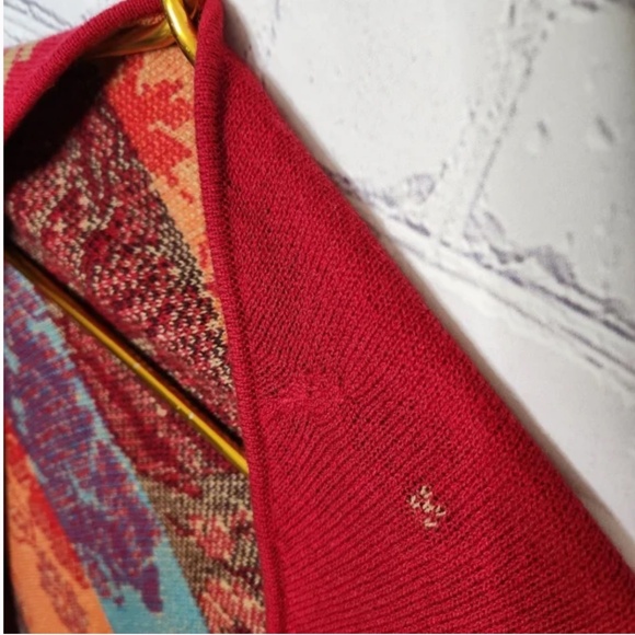 NWT IVKO Woman Red Jacquard-knit Geometric Folk Floral Pattern Shawl Scarf Wrap - Picture 11 of 11